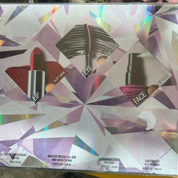 Maybelline Winter Wonder Glam Total Look Kit Limited Edition 4 Pc Set NEW - Picture 5 of 5